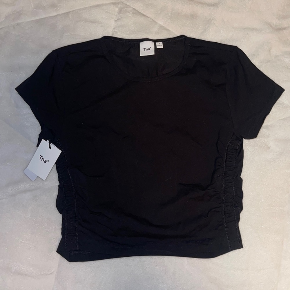 Aritzia TNA Chill Malibu Cropped T-Shirt, black, size small